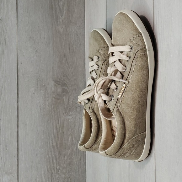 Taos Womens Star Sneakers shoes sz 9.5 - Picture 2 of 12